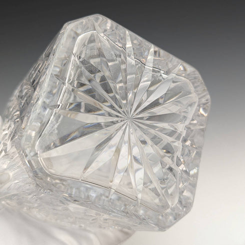 1977 年英國復古切割玻璃方形醒酒器純銀裝飾 2000 克